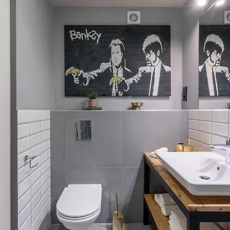 500 Year House - Old Town - Historic By Staymoovers *