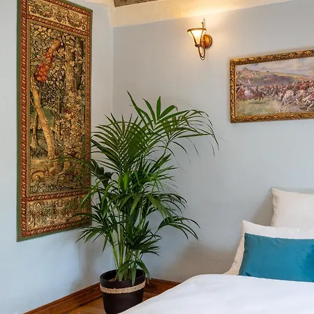 500 Year House - Old Town - Historic By Staymoovers *