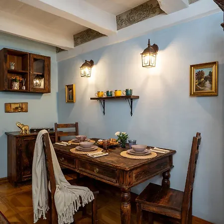 500 Year House - Artistic Historic In Old Town By Staymoovers アパート クラクフ