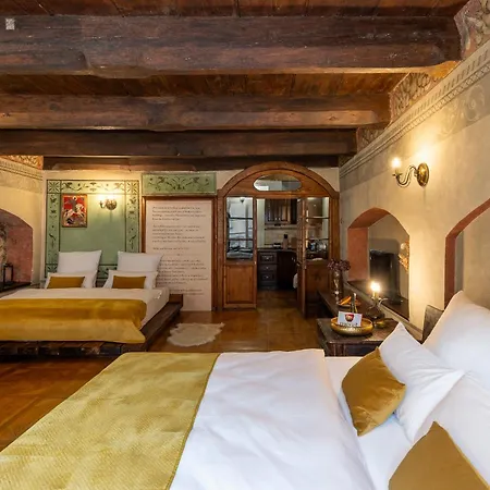 500 Year House - Old Town - Historic By Staymoovers *